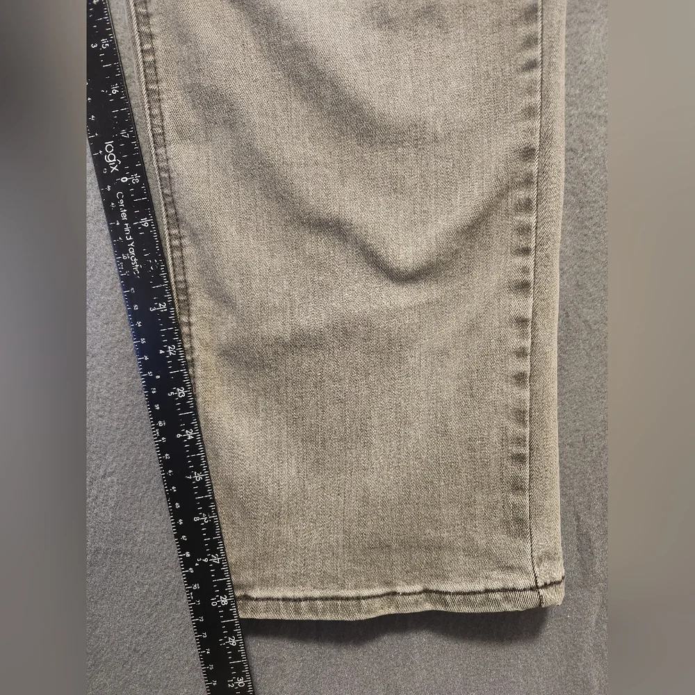 Levis Size 40x30 Gray